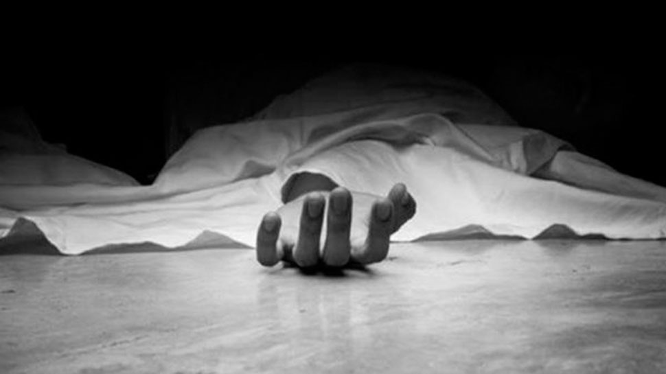 मध्य प्रदेश में BJP नेता की भाभी पर धारदार हथियार से किए वार, मर्डर मध्य प्रदेश में BJP नेता की भाभी पर धारदार हथियार से किए वार, मर्डर