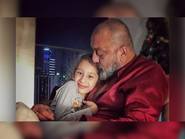 इस फोटो पर हुआ बवाल, फोटो साभार: Instagram@duttsanjay