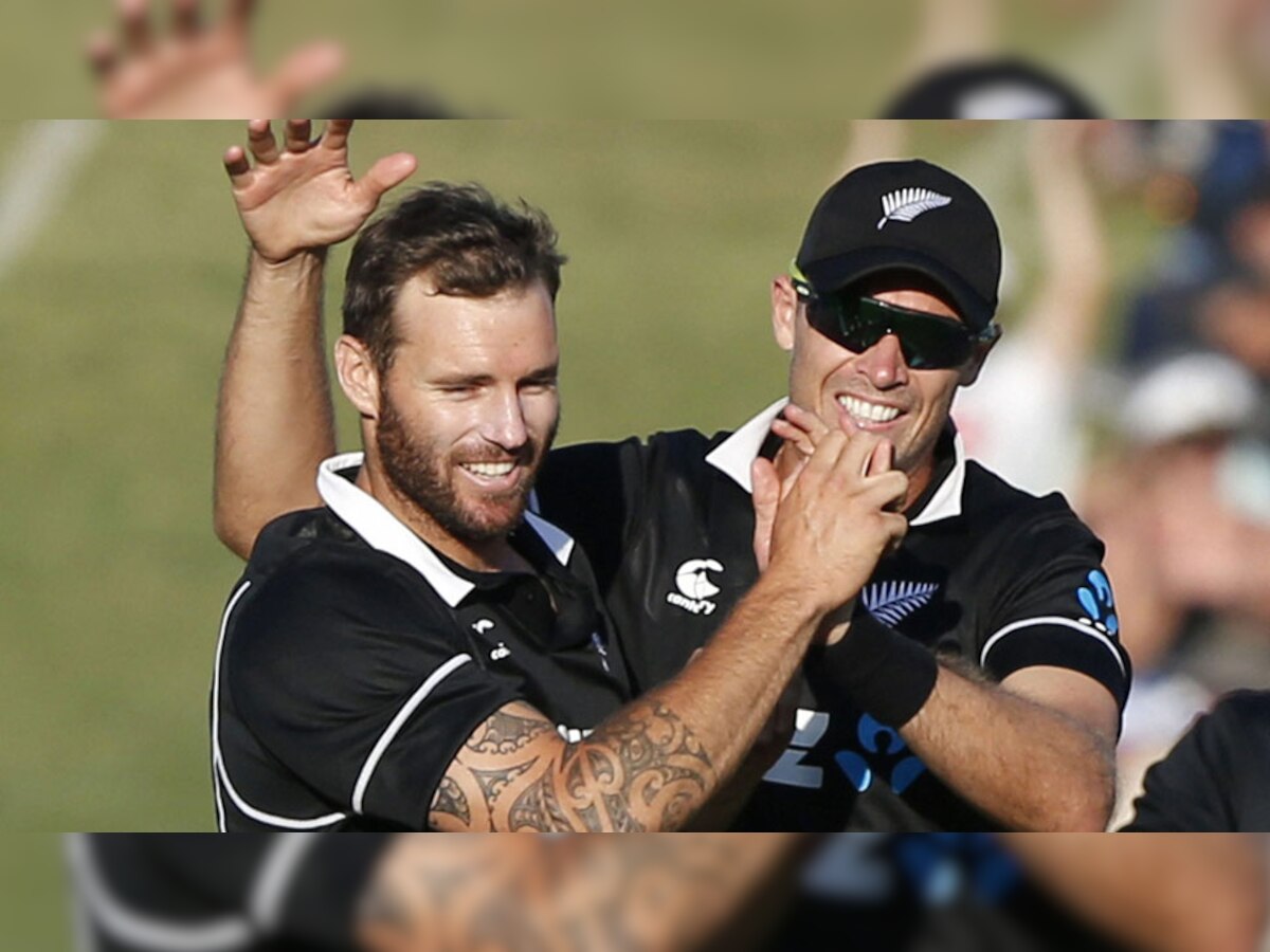 न्यूजीलैंड की टीम पर तीसरे वनडे में वापसी करने का दबाव है.  (फोटो: PTI)