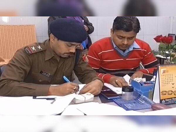 पटना में एक करोड़ रुपये का रेल टिकट बरामद किया गया है.