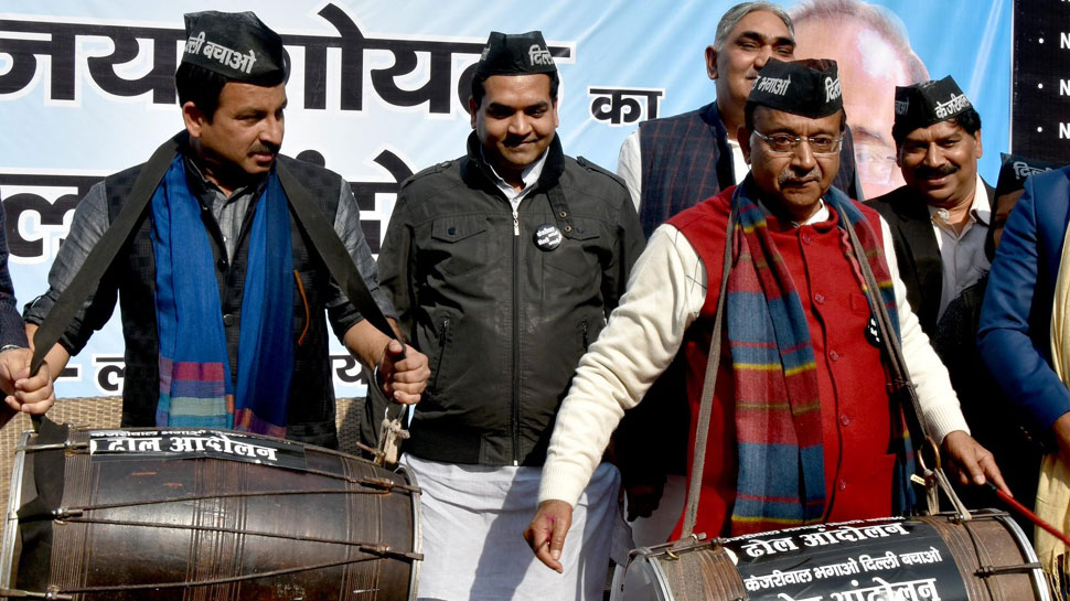 VIDEO: केंद्रीय मंत्री बोले- मुख्यमंत्री अरविंद केजरीवाल ने दिल्ली को बर्बाद कर दिया VIDEO: केंद्रीय मंत्री बोले- मुख्यमंत्री अरविंद केजरीवाल ने दिल्ली को बर्बाद कर दिया