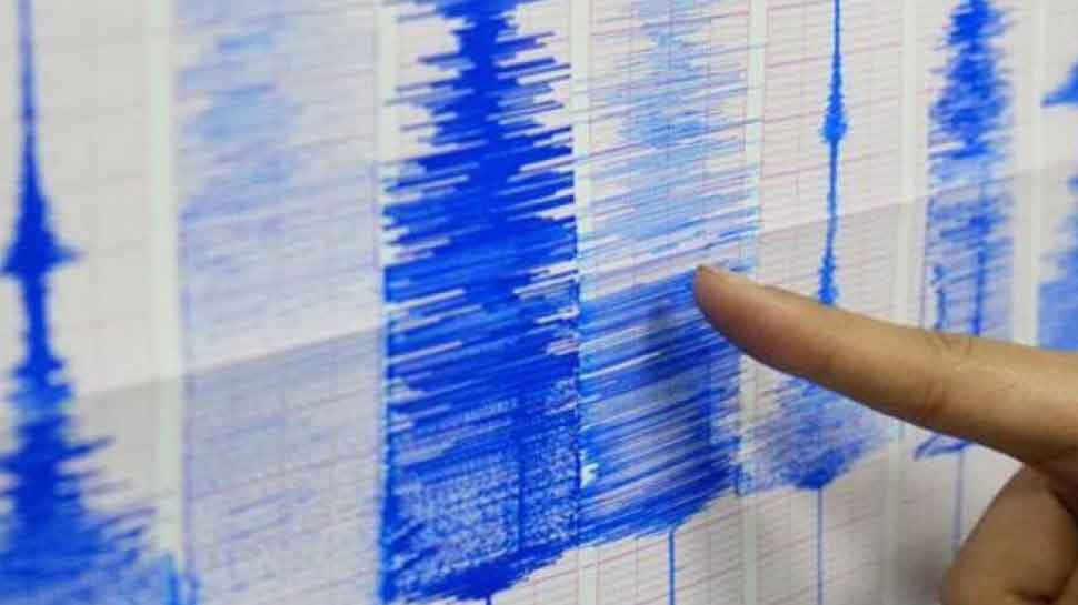 मणिपुर में महसूस किए गए भूकंप के झटके, डर के कारण घर से बाहर आए लोग मणिपुर में महसूस किए गए भूकंप के झटके, डर के कारण घर से बाहर आए लोग