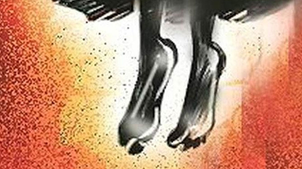 प्रेमी ने फोन नहीं किया रिसीव तो आहत होकर प्रेमिका ने लगाई फांसी प्रेमी ने फोन नहीं किया रिसीव तो आहत होकर प्रेमिका ने लगाई फांसी