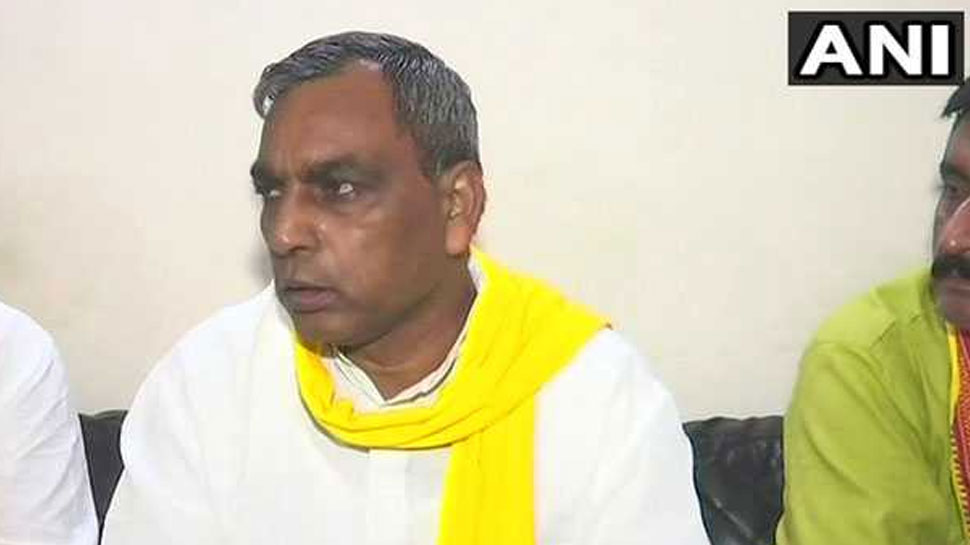 उत्तर प्रदेश के कैबिनेट मंत्री का आरोप, कहा- 'मंदिर मुद्दे पर गुमराह कर रहे मुख्यमंत्री'