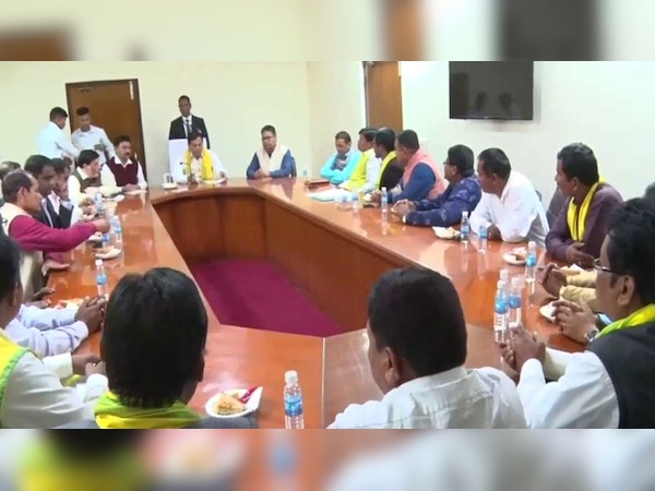 सीएम ने दिसपुर विधान सभा के सभाकक्ष में प्रतिनिधिमंडल से मुलाकात की.