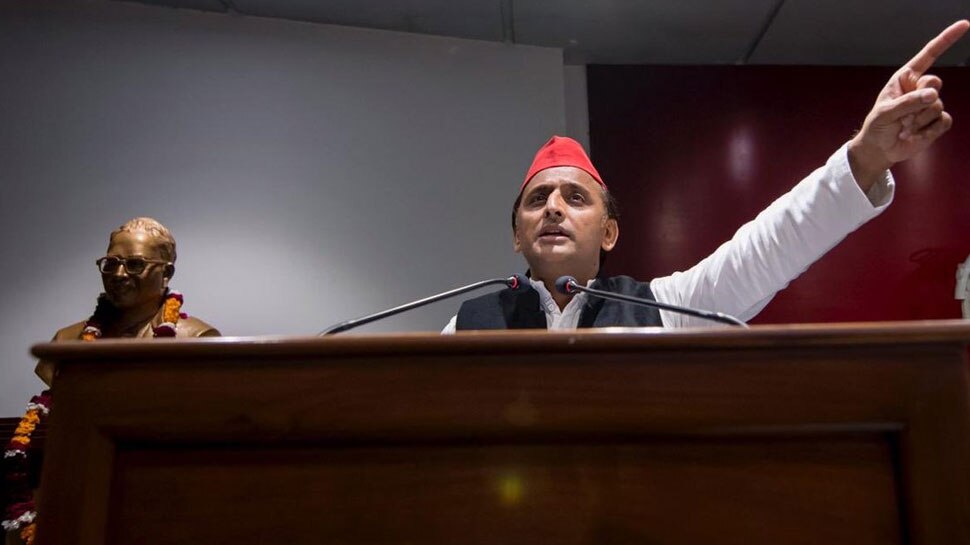 अखिलेश बोले, 'कांग्रेस को BJP के खिलाफ लड़ना है तो SP-BSP गठबंधन का समर्थन करे'