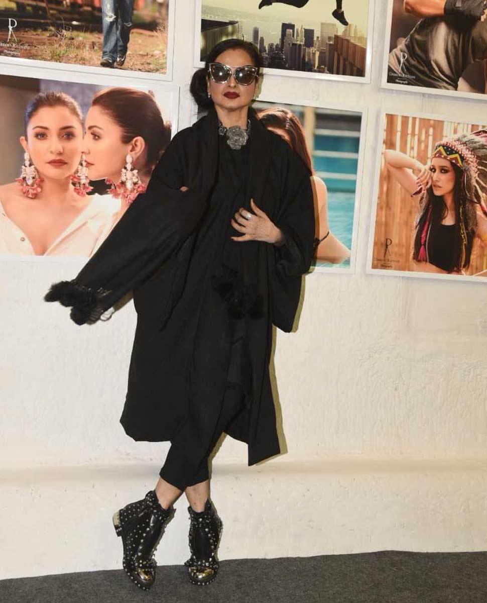 ऑलवेज कूल रेखा Wow Rekha