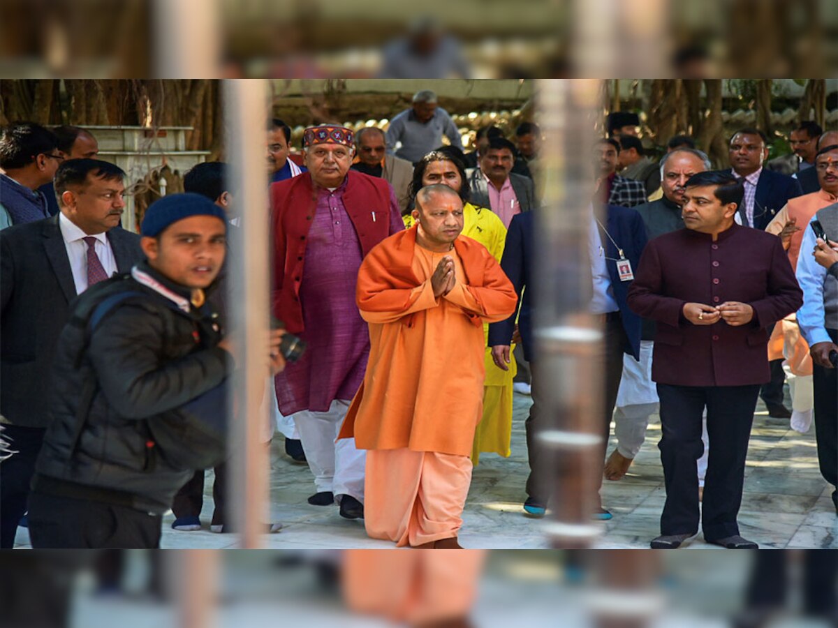 यूपी के मुख्यमंत्री योगी आदित्यनाथ मंगलवार को प्रयागराज पहुंचे (फोटो साभार - PTI)