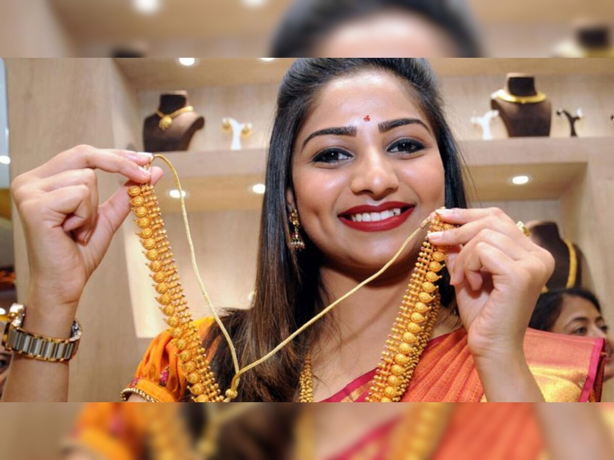 सोने और चांदी में तेजी बरकरार, रिकॉर्ड लेवल पर पहुंचा सोना