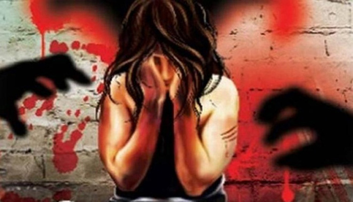 संत बना शैतान! 2 सगी बहनों का किया दुष्कर्म और बनाया वीडियो, धमकी देकर करता रहा कई दिनों तक रेप संत बना शैतान! 2 सगी बहनों का किया दुष्कर्म और बनाया वीडियो, धमकी देकर करता रहा कई दिनों तक रेप
