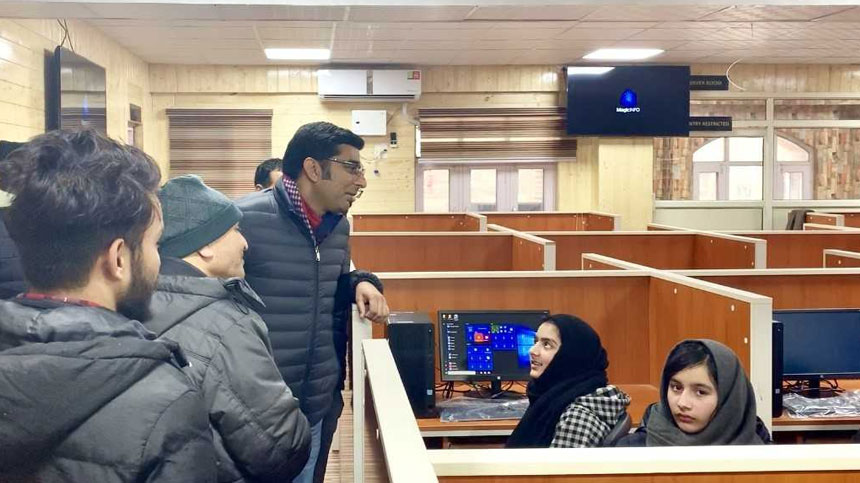 कश्मीर के बांदीपुरा में खुला ग्रामीण BPO, पीएम मोदी 3 फरवरी को करेंगे उद्घाटन कश्मीर के बांदीपुरा में खुला ग्रामीण BPO, पीएम मोदी 3 फरवरी को करेंगे उद्घाटन