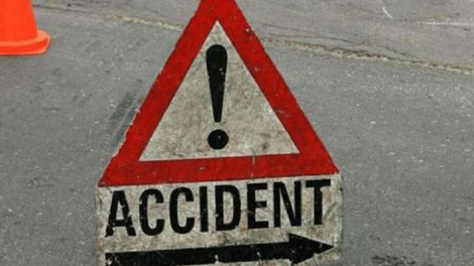 ठाणे: डिवाइडर से जा टकराई तेज रफ्तार कार, 2 की मौत, चार घायल