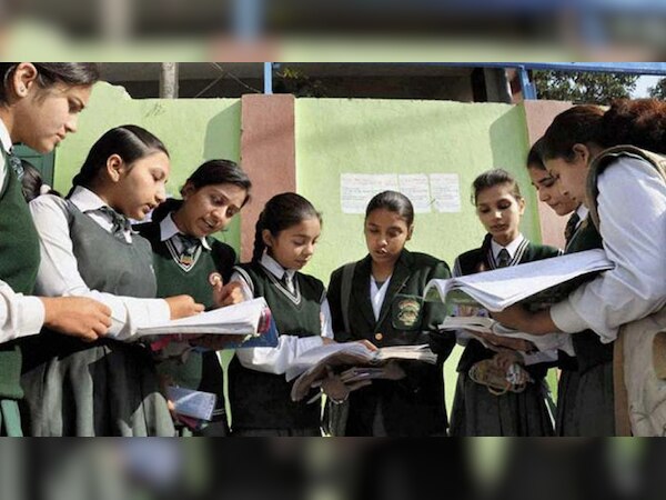  सरकार गुणवत्तापूर्ण शिक्षा के लिए लगातार प्रयास कर रही है. (फाइल फोटो)