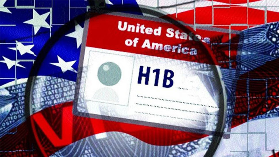 H-1B वीजा के नियमों में बदलाव, ट्रंप ने विदेशी प्रोफेशनल्स को दिया बड़ा मौका