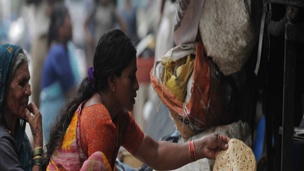 मध्य प्रदेश के इन गांवों में भूख से मजबूर हुआ गरीब, चंद रुपयों के लिए गिरवी रख रहा है राशनकार्ड