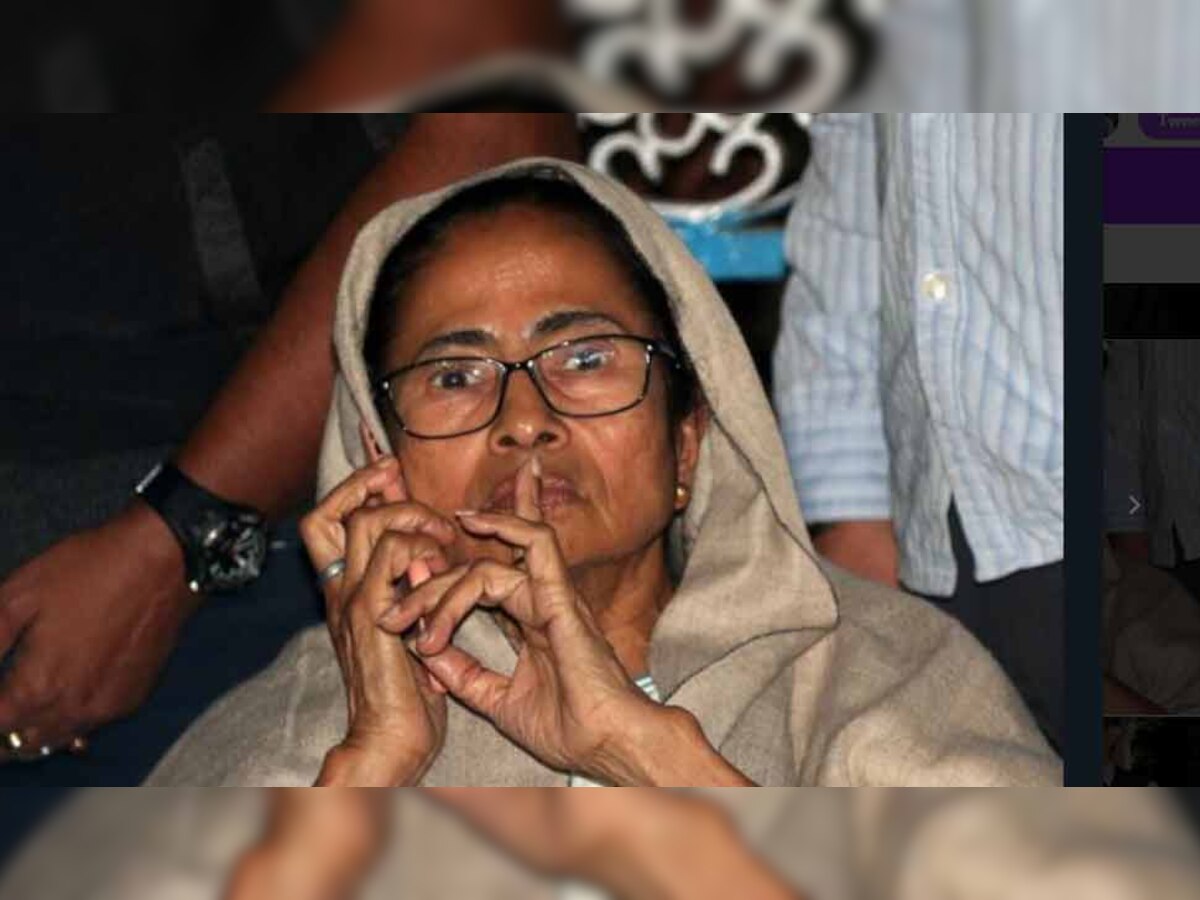 पश्चिम बंगाल की मुख्यमंत्री ममता बनर्जी एक बार फिर से मेट्रो चैनल पर धरने पर बैठ गई हैं.