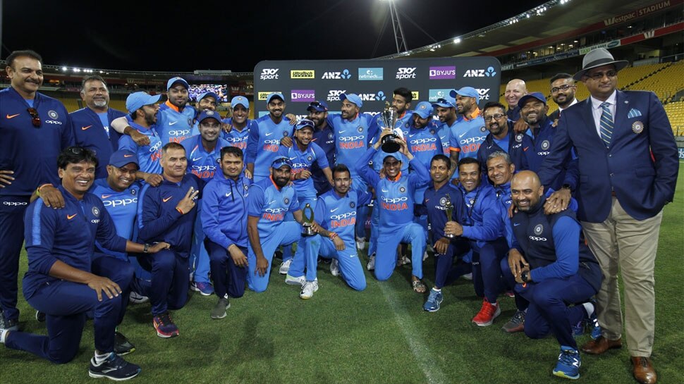 VIDEO: टीम इंडिया ने न्यूजीलैंड में अपनी ऐतिहासिक जीत का मनाया इस अनोखे अंदाज में जश्न