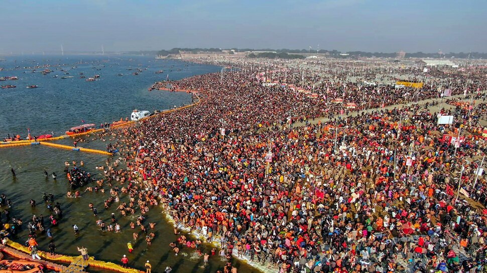 महिलाएं और बच्चे भी स्नान के लिए पहुंचे Women and children also came to the bath