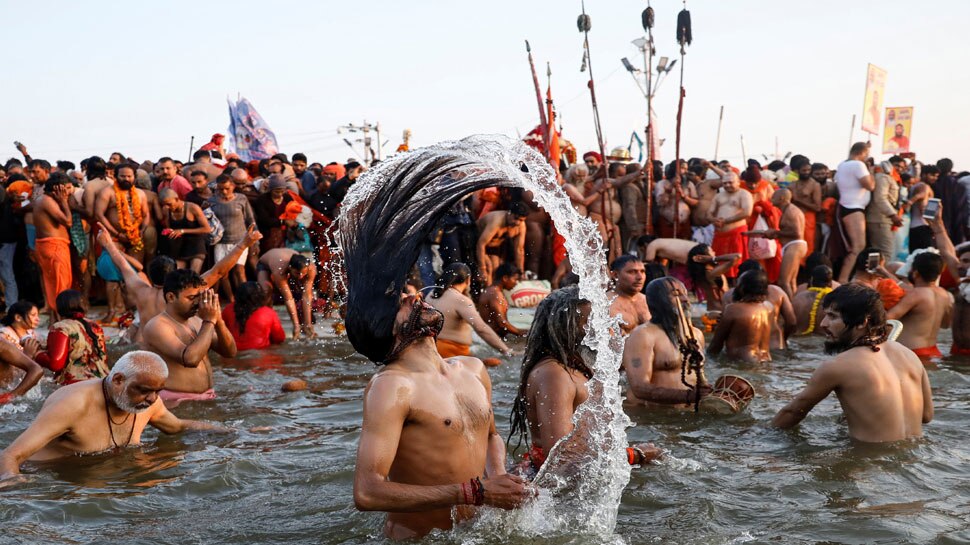 कुंभ 2019 : मौनी अमावस्या पर 2 करोड़ से अधिक श्रद्धालुओं ने लगाई संगम में डुबकी