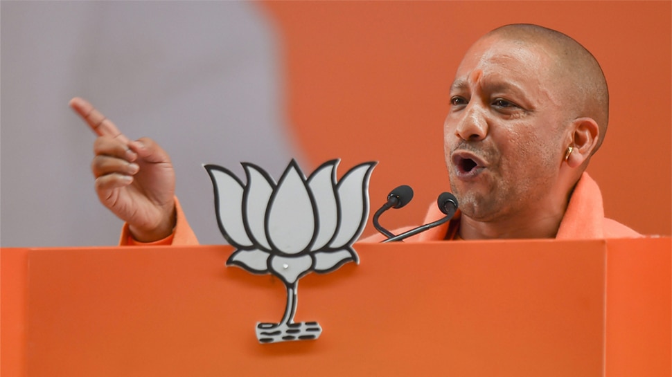 हेलीकॉप्टर लैंडिंग की नहीं मिली इजाजत, बंगाल जाने के लिए CM योगी ने चुना नया रास्ता