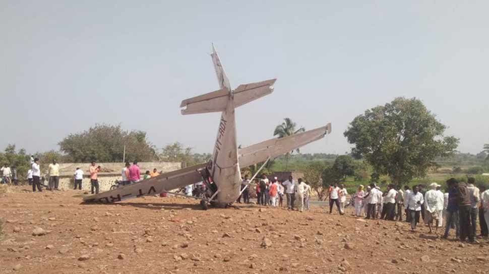 महाराष्ट्रः पुणे में एविएशन कंपनी का विमान दुर्घटनाग्रस्त, पायलट घायल