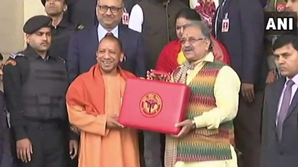 योगी सरकार ने पेश किया बजट, मदरसों को मॉडर्न बनाने के लिए दिए 459 करोड़