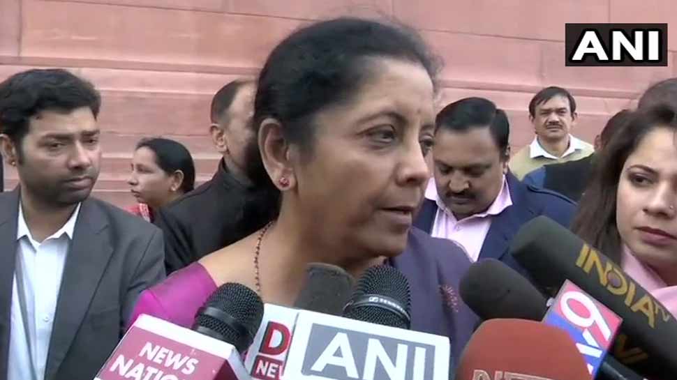 राफेल: रक्षा मंत्री का विपक्ष पर बहुराष्ट्रीय कंपनियों के हाथों में खेलने का आरोप राफेल: रक्षा मंत्री का विपक्ष पर बहुराष्ट्रीय कंपनियों के हाथों में खेलने का आरोप