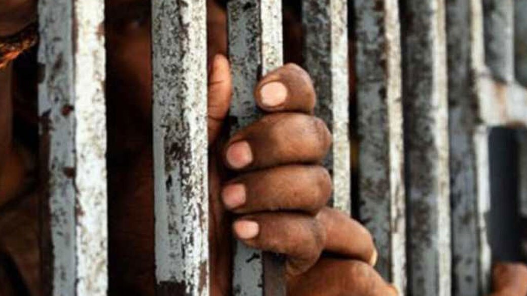अयोध्‍या : जेल में भिड़े 2 गुट, एक कैदी की पिटाई के बाद छावनी में तब्‍दील