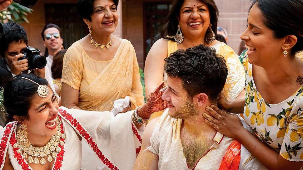 लिली सिंह ने वायरल की प्रियंका चोपड़ा की हल्दी सेरेमनी की Photos, निक को देखकर हंसती रहीं देसी गर्ल