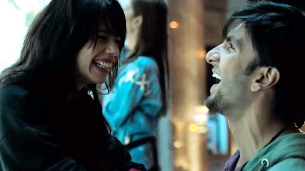 VIDEO: 'गली ब्वॉय' का चौथा गाना 'आजादी' रिलीज होते ही YouTube पर मचाया धूम
