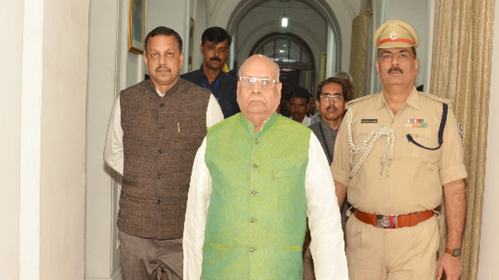 कुंभ 2019: सो रहे थे बिहार के राज्यपाल तभी धू-धू कर जलने लगा टेंट कुंभ 2019: सो रहे थे बिहार के राज्यपाल तभी धू-धू कर जलने लगा टेंट