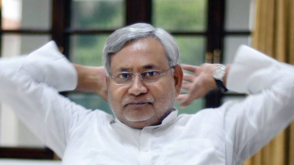 पटना: नीतीश कुमार के वंशवाद के बयान पर RJD का तंज, कहा- 'जिसके वंश में कोई नहीं वो क्या कहेंगे' पटना: नीतीश कुमार के वंशवाद के बयान पर RJD का तंज, कहा- 'जिसके वंश में कोई नहीं वो क्या कहेंगे'