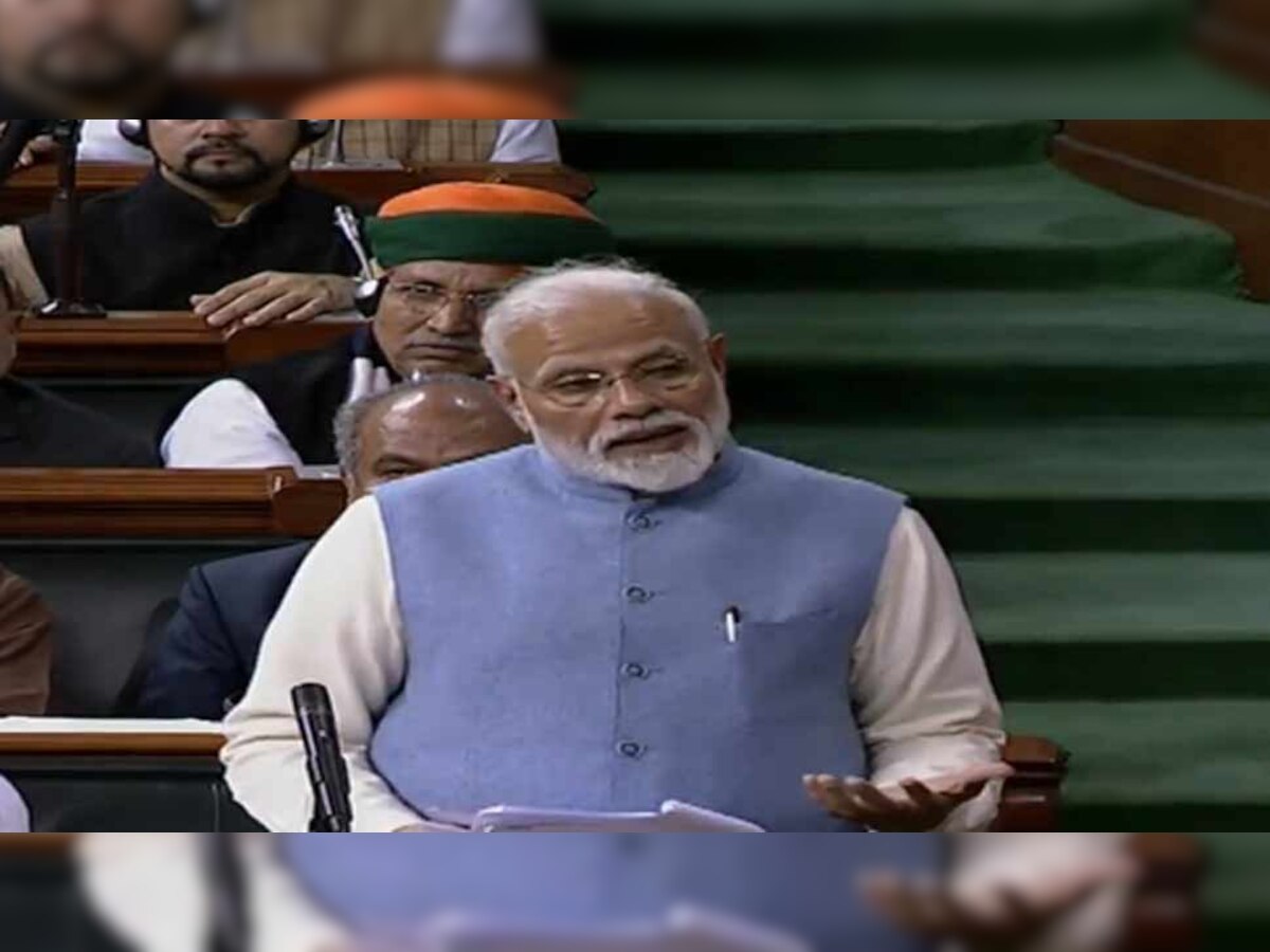 उन्होंने कांग्रेस अध्यक्ष राहुल गांधी पर निशाना भी साधा.