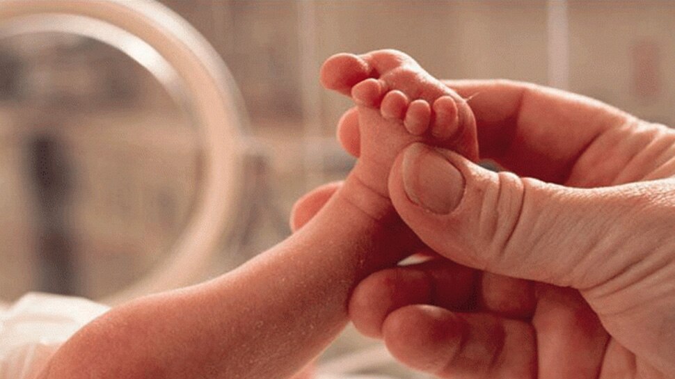 रांची: चलती ट्रेन में महिला ने दिया बच्चे को जन्म, चिकित्सा के अभाव में हुई मौत