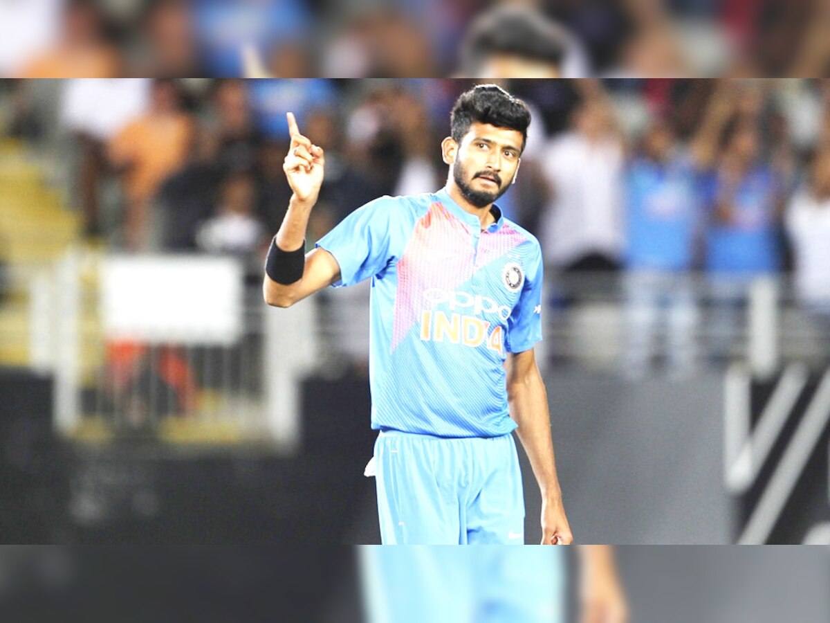 21 साल के खलील अहमद ने अब तक 8 वनडे और 9 टी20 मैच खेले हैं. (फोटो: IANS)
