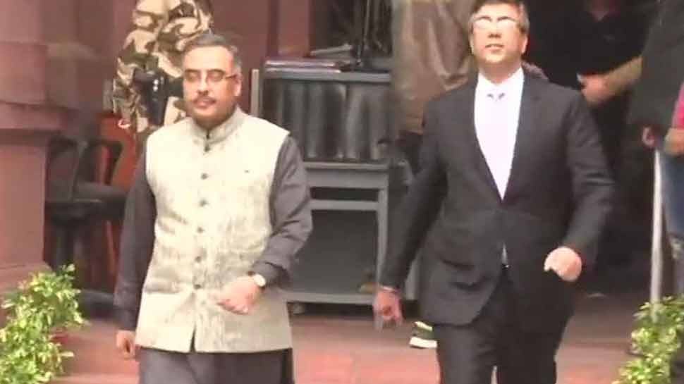 VIDEO: पुलवामा आतंकी हमले को लेकर भारत ने पाकिस्तानी उच्चायुक्त को तलब किया VIDEO: पुलवामा आतंकी हमले को लेकर भारत ने पाकिस्तानी उच्चायुक्त को तलब किया