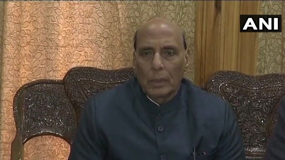 गृहमंत्री का ऐलान - जम्मू-कश्मीर में सेना के काफिले के दौरान आम लोगों की आवाजाही रोकी जाएगी गृहमंत्री का ऐलान - जम्मू-कश्मीर में सेना के काफिले के दौरान आम लोगों की आवाजाही रोकी जाएगी