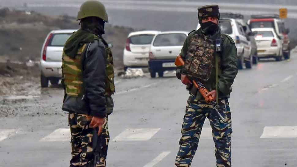 कश्मीर के जंगलों में छिपा बैठा है पुलवामा आतंकी हमले का सरगना आतंकी गाजी! लोकेशन ट्रेस