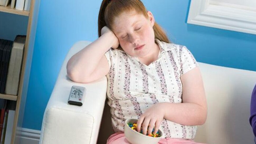 टेक्नोलॉजी के चलते व्यक्ति हो रहा है आलसी Being a lazy person due to technology