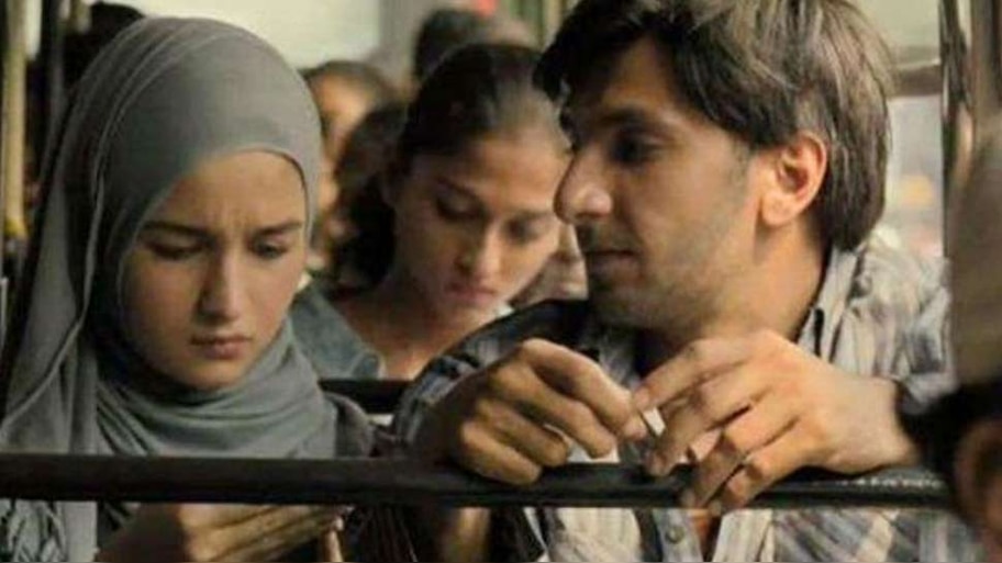 Box Office Collection: सिर चढ़कर बोला 'गली बॉय' का जादू, दूसरे दिन कमाए इतने करोड़