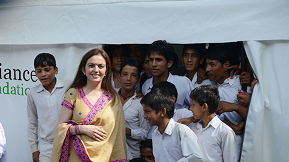 Reliance ने शहीद जवानों के बच्चों की पढ़ाई, नौकरी और घर-खर्च का जिम्मा लिया Reliance ने शहीद जवानों के बच्चों की पढ़ाई, नौकरी और घर-खर्च का जिम्मा लिया