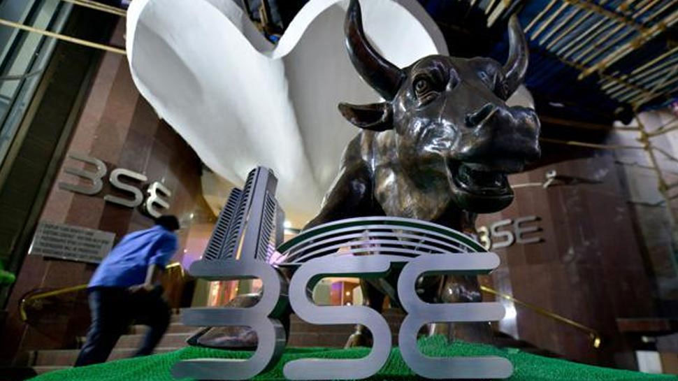 इस सप्ताह Sensex की 9 कंपनियों को 98,863 करोड़ रुपये का घाटा, Reliance को सबसे ज्यादा नुकसान इस सप्ताह Sensex की 9 कंपनियों को 98,863 करोड़ रुपये का घाटा, Reliance को सबसे ज्यादा नुकसान