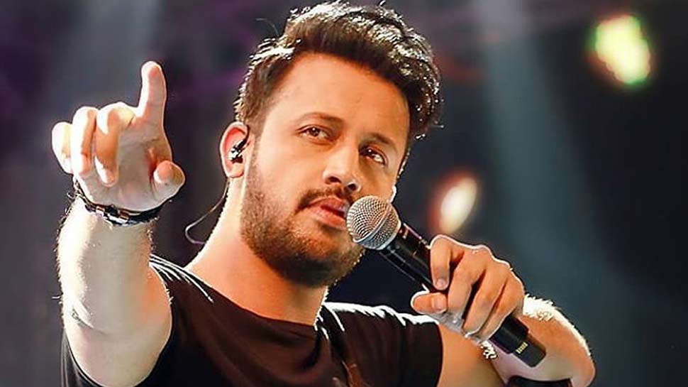 Pulwama Terrorist attack after effect t-series removes Pakistani singers Atif  aslam songs | पुलवामा अटैक के बाद टी-सीरीज का बड़ा कदम, पाकिस्तानी सिंगर आतिफ  असलम को किया अनलिस्ट