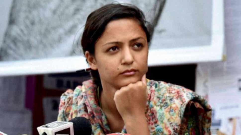 'फेक न्यूज' फैलाने के आरोप में JNU की एक्टिविस्ट शेहला राशिद पर मुकदमा दर्ज