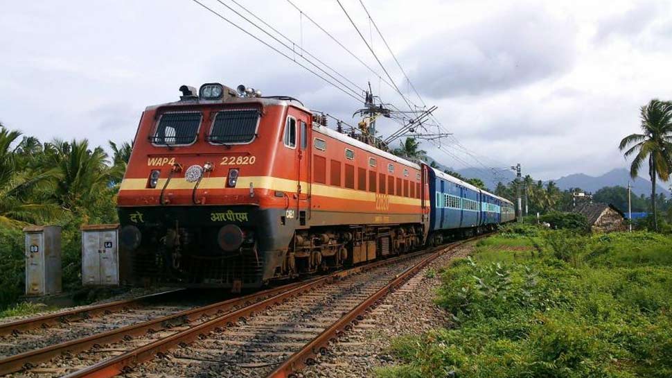 Railway ने फिर रद्द की 400 से ज्यादा ट्रेनें, पूरी लिस्ट देखने के लिए क्लिक करें