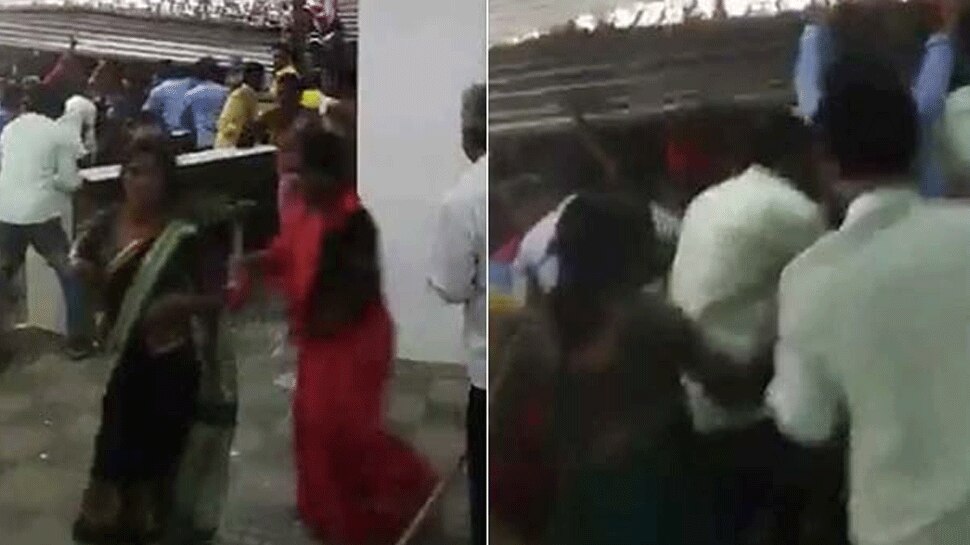 VIDEO: 10 रुपये में बेची जा रही थी साड़ी, महिलाओं ने शटर तोड़कर की शॉपिंग