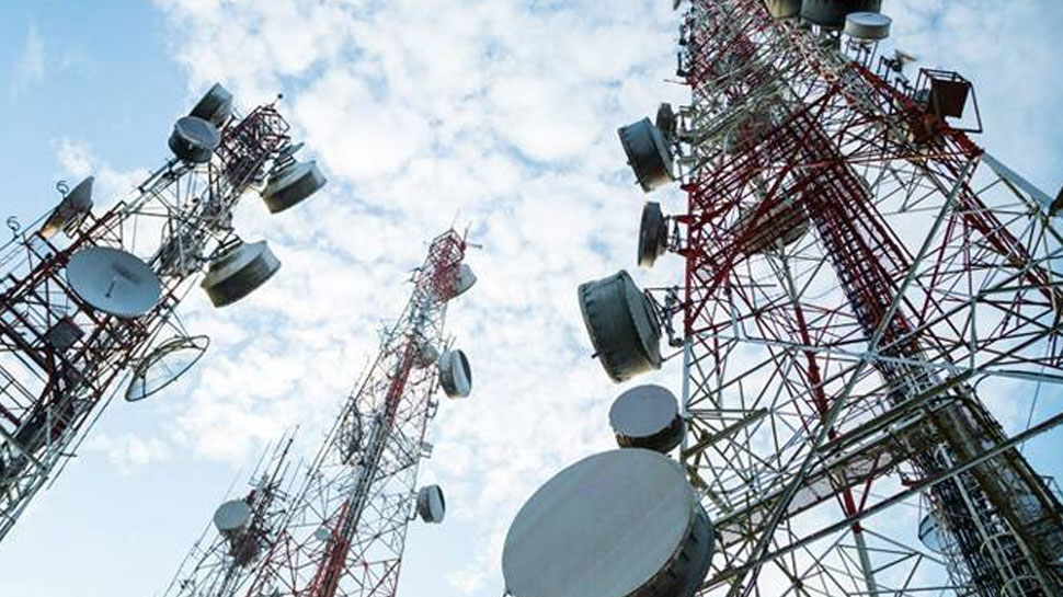 Jio की शिकायत पर Vodafone, Idea और Airtel पर लगे 3050 करोड़ के जुर्माने पर फैसला टला Jio की शिकायत पर Vodafone, Idea और Airtel पर लगे 3050 करोड़ के जुर्माने पर फैसला टला