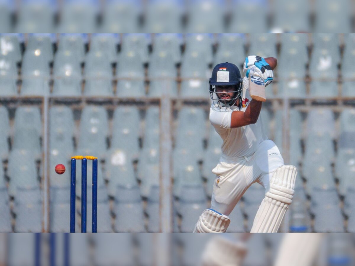 अय्यर ने सिक्किम के तेज गेंदबाज ताशी भल्ला के एक ओवर में 35 रन बटोरे.