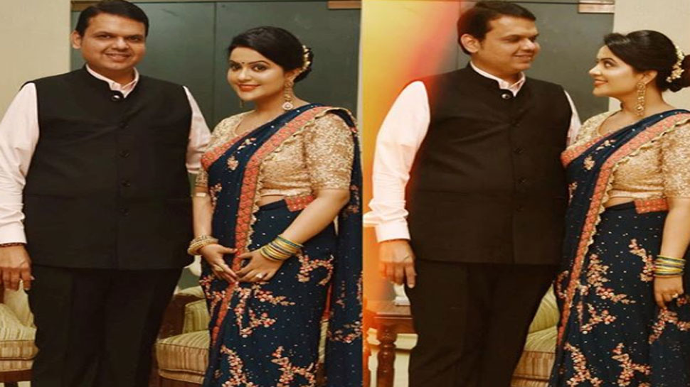 जब देवेंद्र फडणवीस के सामने उनकी पत्नी बोलीं, 'मेरे पति रोमांटिक, भावुक शख्स हैं'
