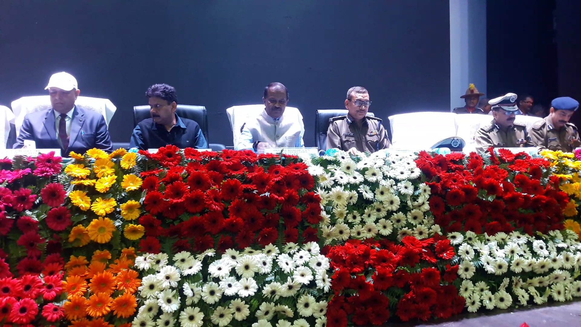बिहार: पुलिस सप्ताह का आगाज, चुनाव-VIP गतिविधि पर दी जाएगी खास ट्रेनिंग बिहार: पुलिस सप्ताह का आगाज, चुनाव-VIP गतिविधि पर दी जाएगी खास ट्रेनिंग